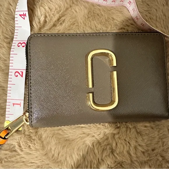 Marc Jacobs Gray Wallet with Gold Accent - Picture 7 of 7